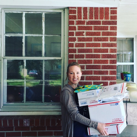 Meet your Posher, Jade - Picture 2 of 2